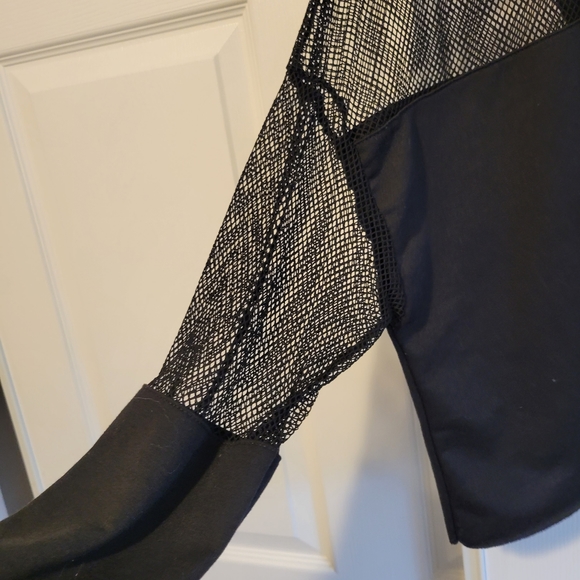 Babe Cropped black mesh top, size small. - Picture 4 of 7
